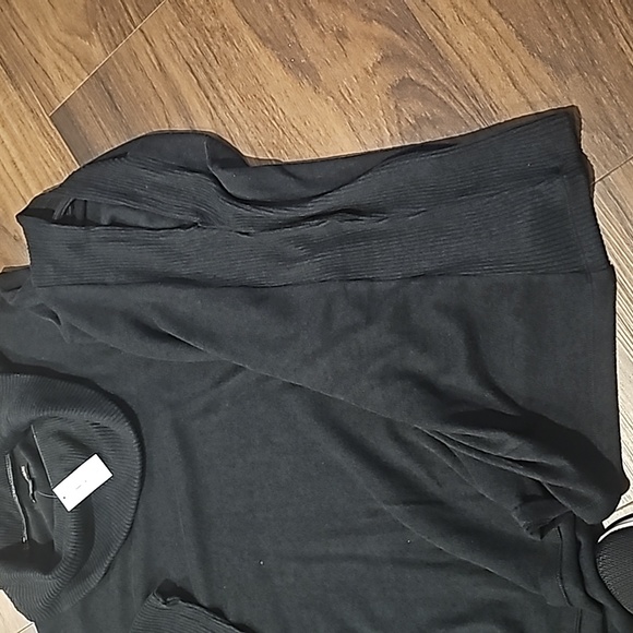 Banana Republic Cozy Poncho, Size M/L - Picture 6 of 7